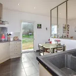 Дом отдыха 3 Bedroom Lovely In